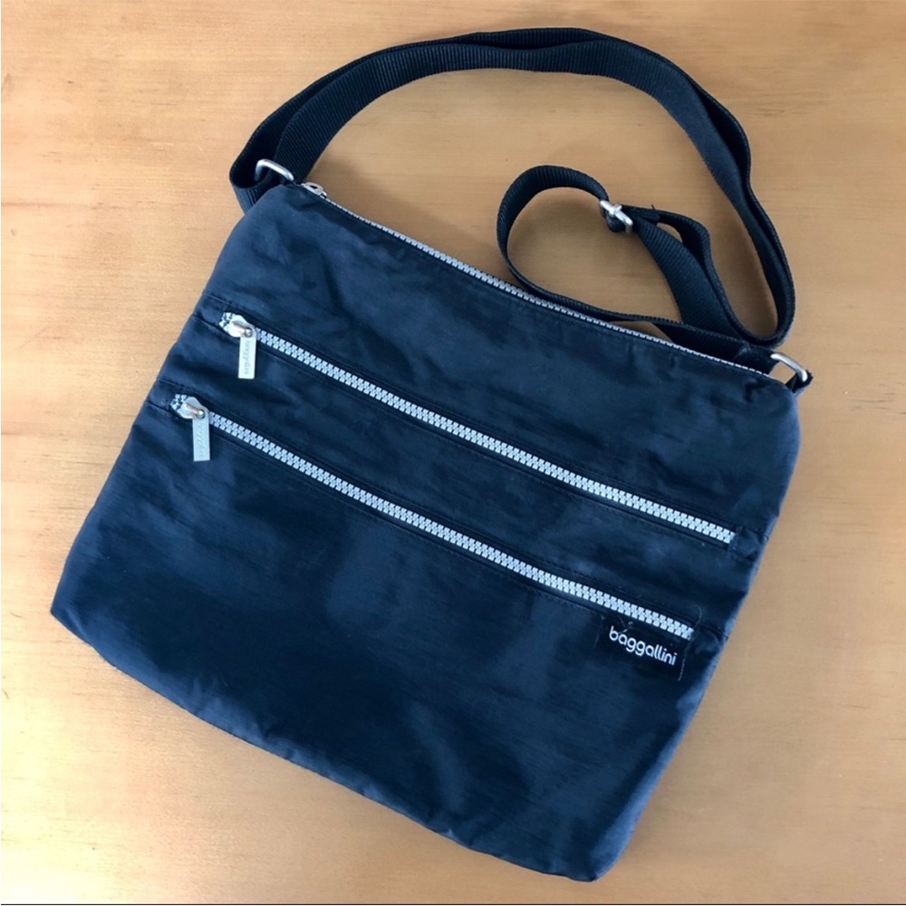 Baggallini Black Crossbody Bag w/Adjustable Strap